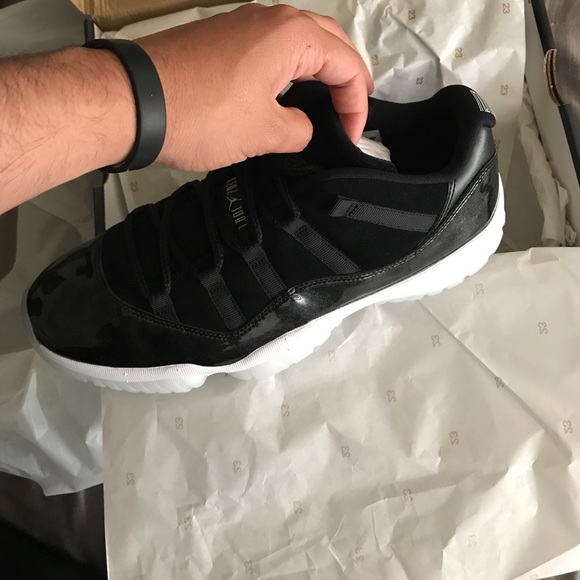 Jordan 11 barons (low) - Picture 3 of 4