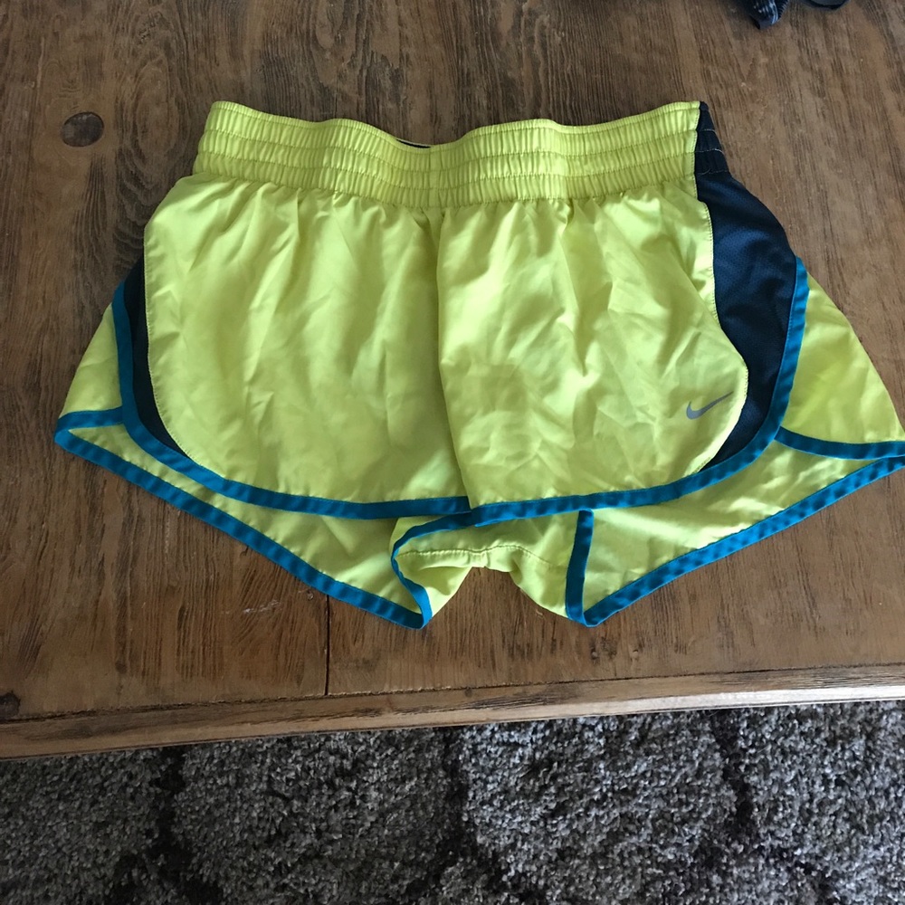Nike running shorts size L