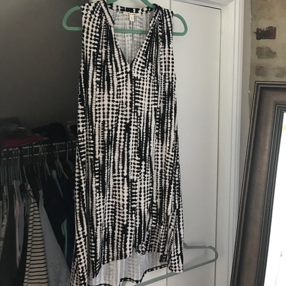 Patterned black dress