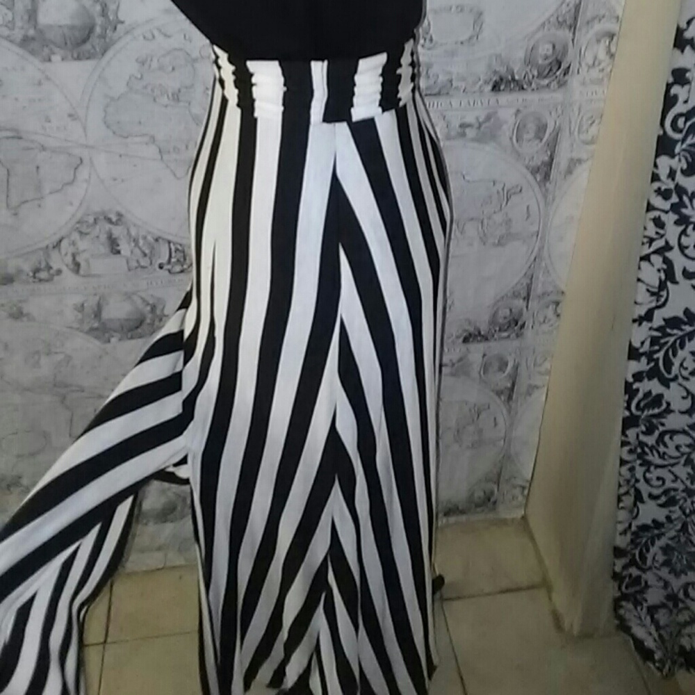 Long black white knit skirt - Picture 2 of 4