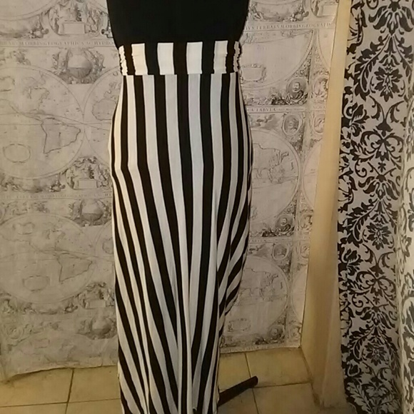 Long black white knit skirt - Picture 3 of 4