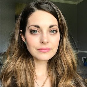 Meet your Posher, Hollie