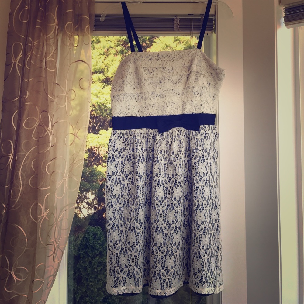 🍁 Spaghetti Strap Lace Dress