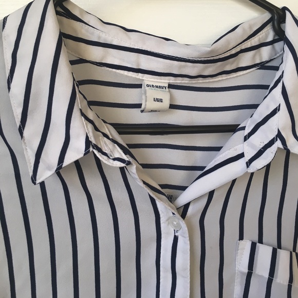 White and Navy button down blouse Old Navy - Picture 2 of 3