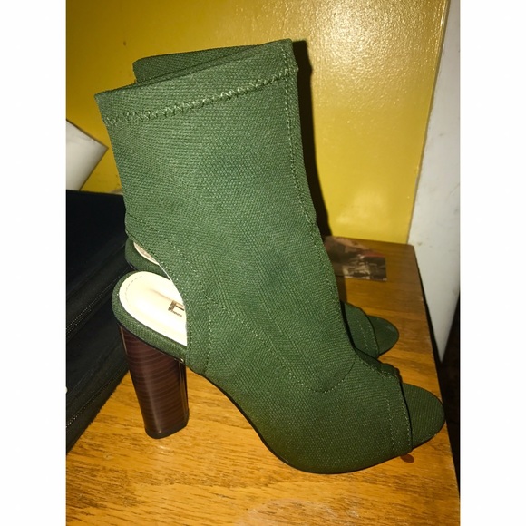 EGO Maya Cut out Peep Toe Booties/ Heels - Picture 2 of 4