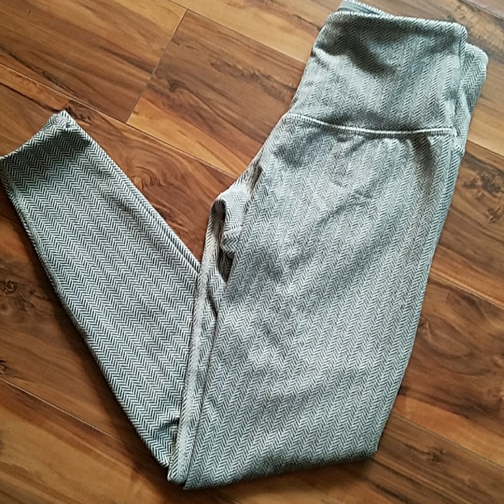 Brand new Heathered gray active leggings