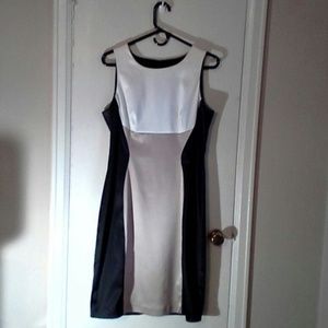 Slimming, sleeveless dress