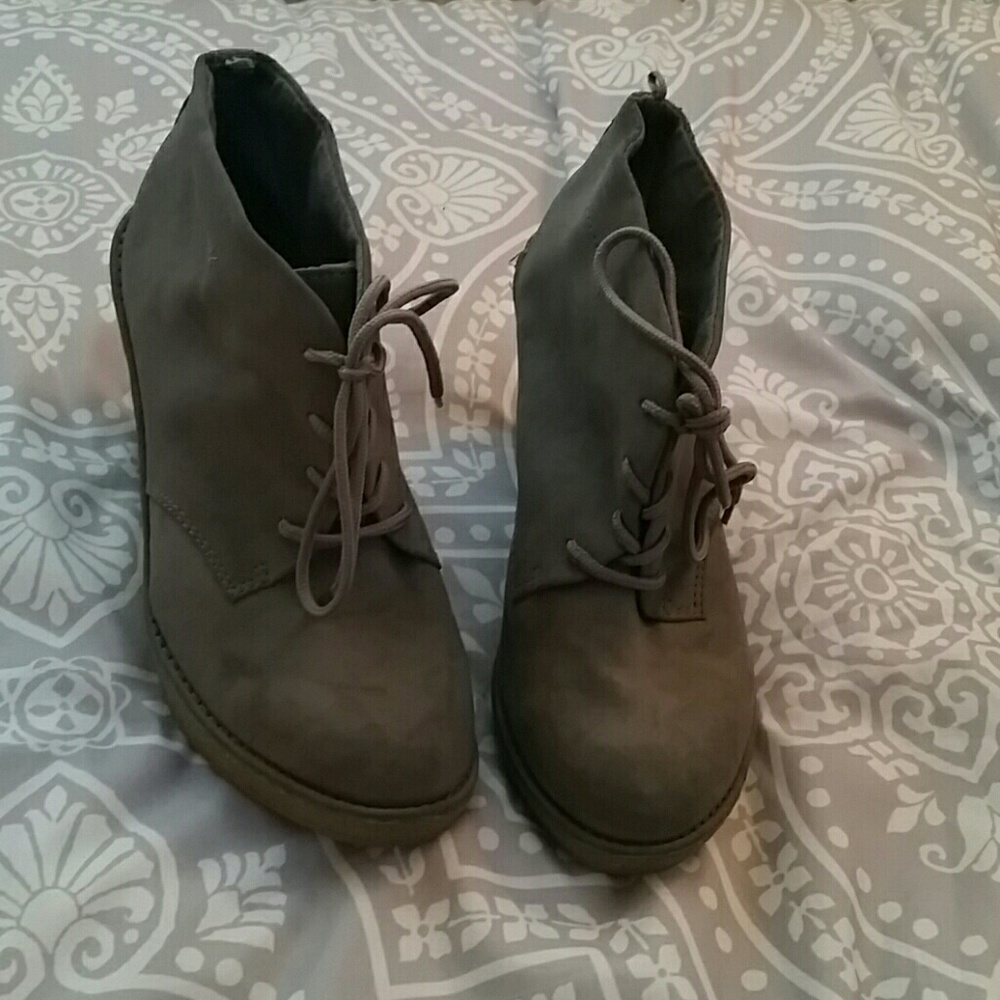 WEDGE BOOTIES