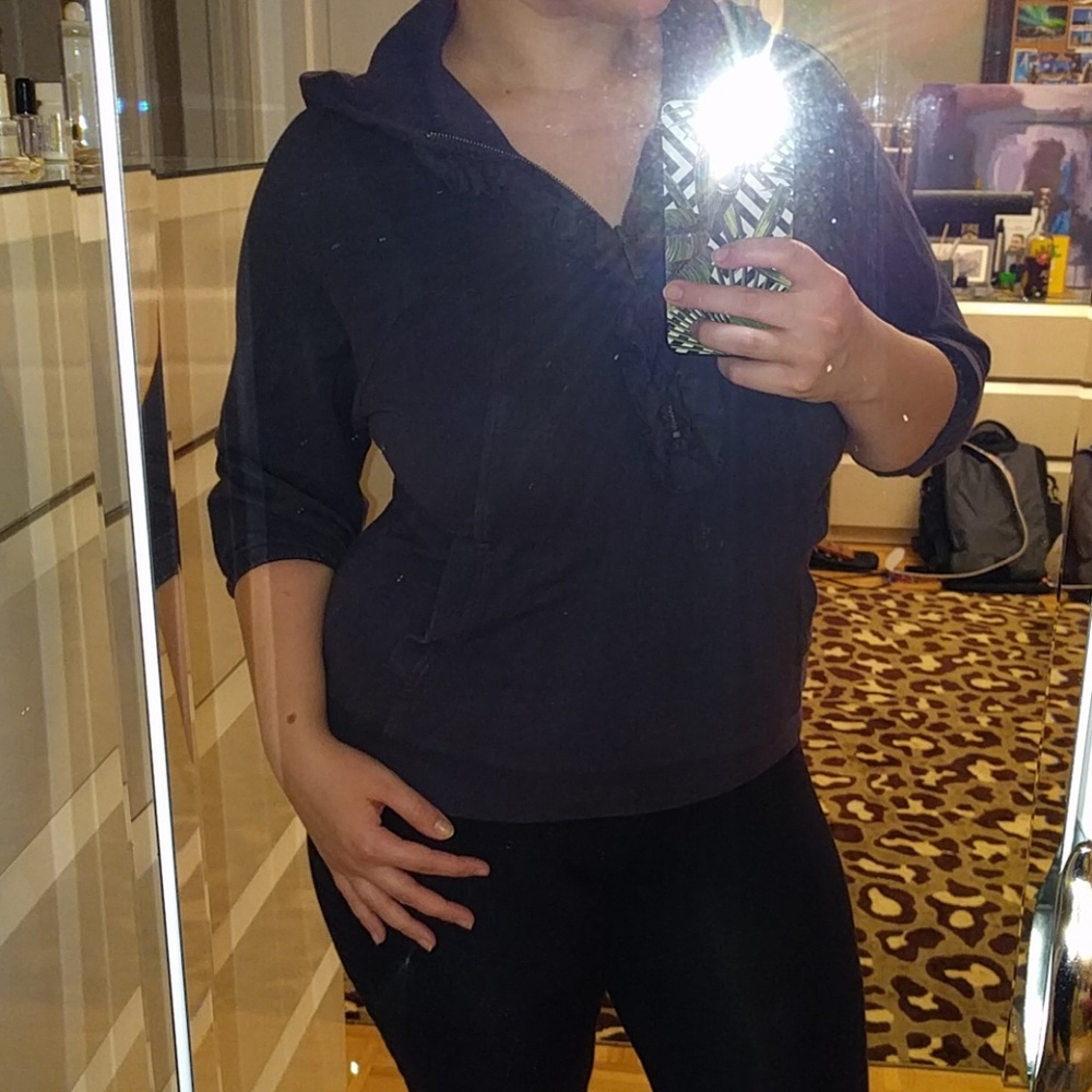 Soft puffy sleeved sweater with big hood!