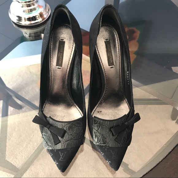 ❗️SALE❗️Louis Vuitton Heels 👠 - Picture 2 of 6