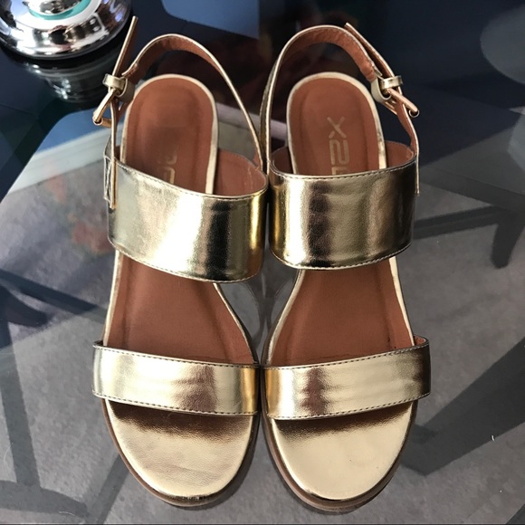 Gold Sandals - Picture 2 of 4