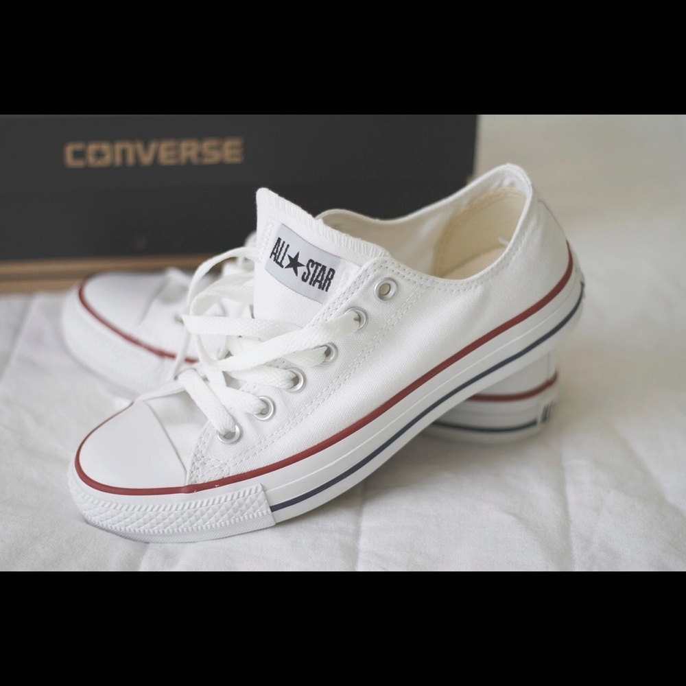 Converse Women's Chuck Taylor Sneakers
