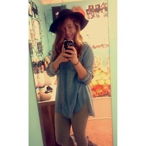 Meet your Posher, Kayla