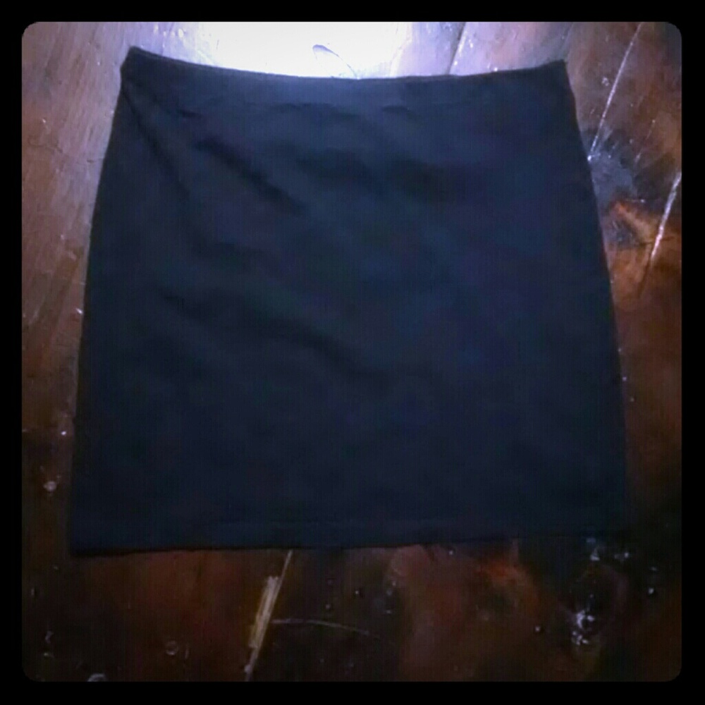 Black cotton tube skirt