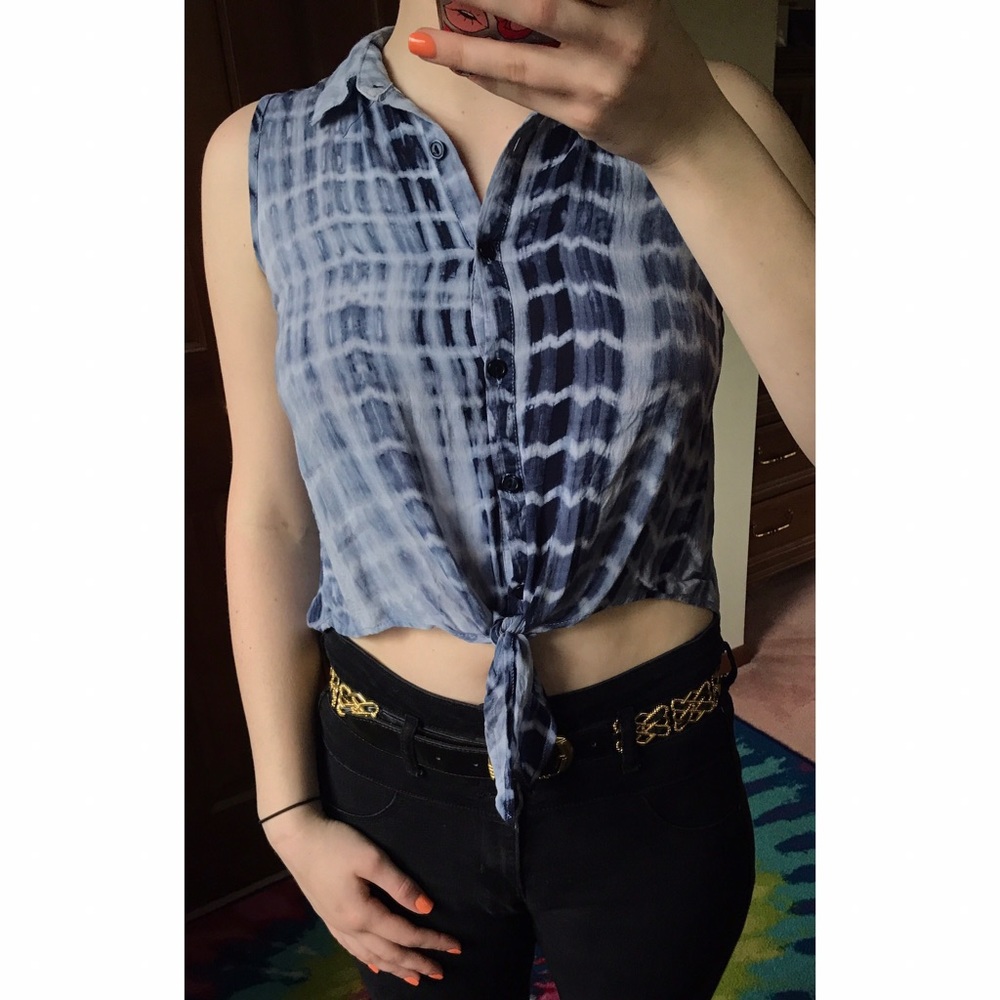 Blue Tie Dye Hi-Low Blouse 🦋