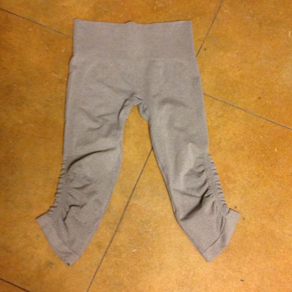 Athletic Essential (small) - Picture 2 of 3