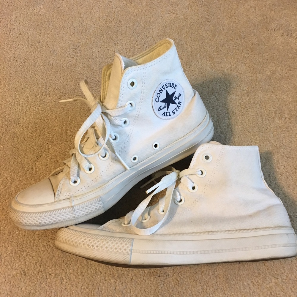 White Chuck II Converse