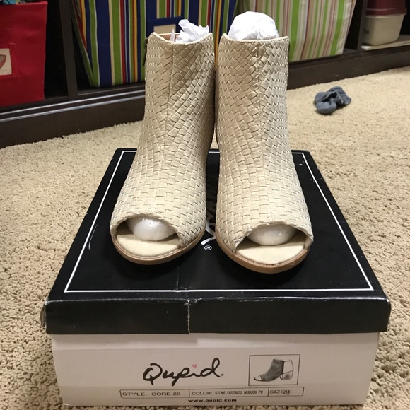 Qupid Shoes - Open Toe Booties