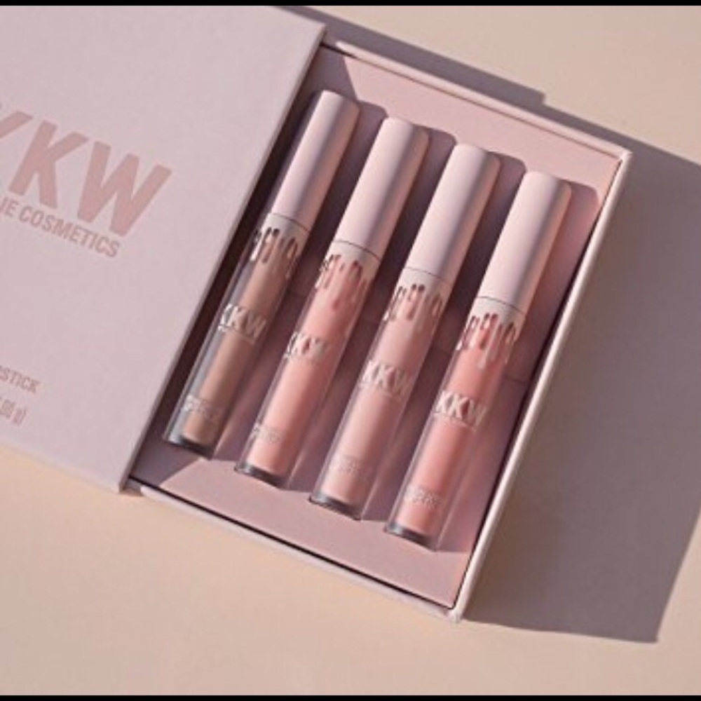Kim K Kylie Lipkit