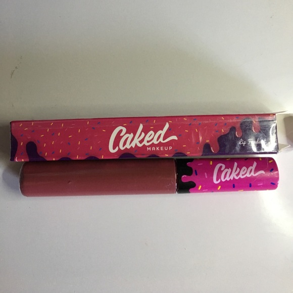 Caked makeup! matte lipstick - Picture 2 of 4