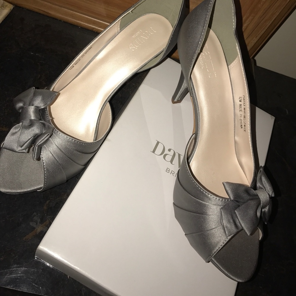 Shoes size 12W