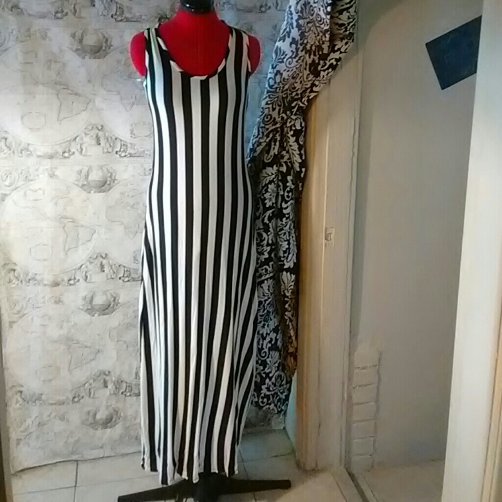 Black and white Maxi dress