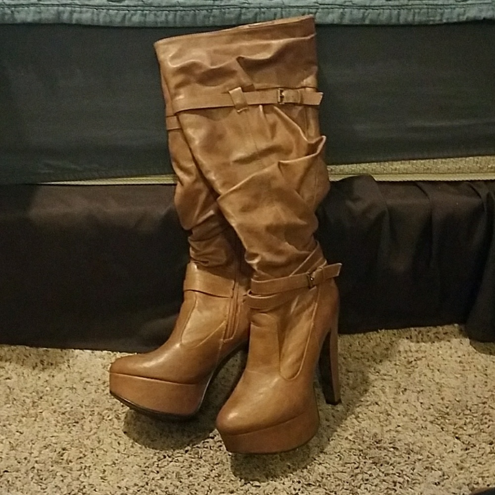 Boots size 9.5