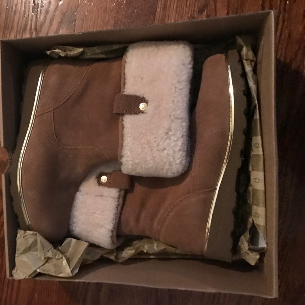Brand New Chesnut Ugg K Callie