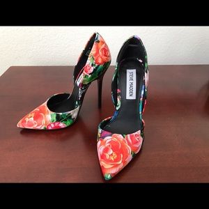 Steve Madden floral pumps