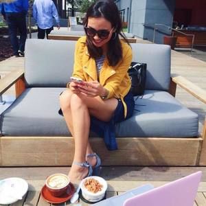 Meet your Posher, Peri