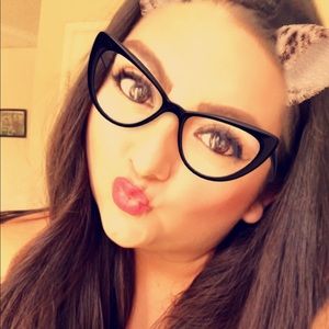 Meet your Posher, Frances