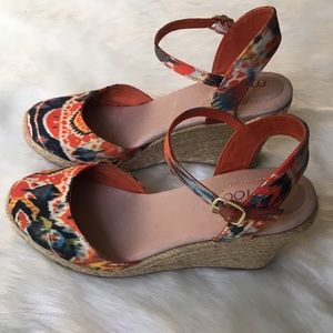 Me Too Multi-Colored Espadrilles size 7