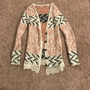 This is a really comfy cardigan from Buckle!