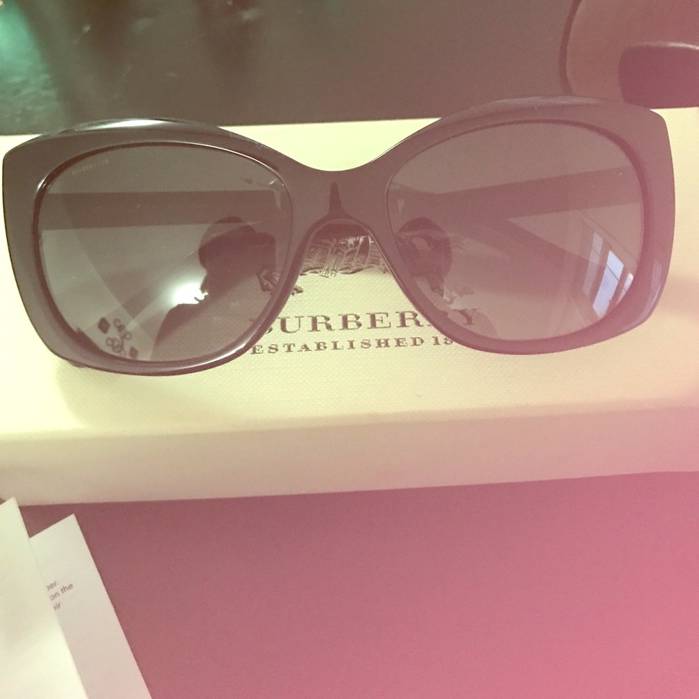Burberry sunglasses