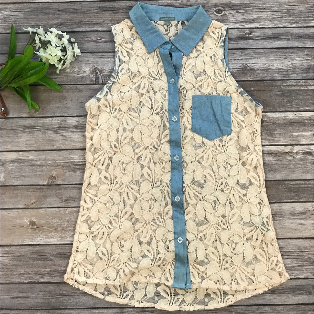 Sleeveless lace button up collar top