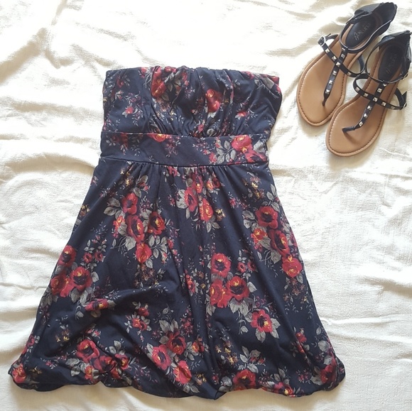 American Rag Dresses & Skirts - American Rag Strapless Bubble Dress