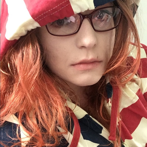 Meet Your Posher! - Picture 2 of 3