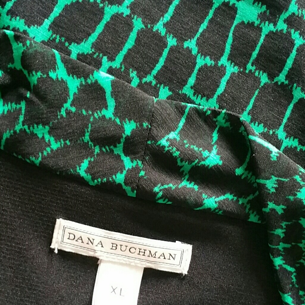 *SOLD*Beautiful green & black sleeveless top - Picture 3 of 4