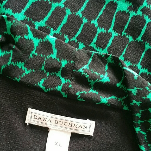 *SOLD*Beautiful green & black sleeveless top - Picture 3 of 4