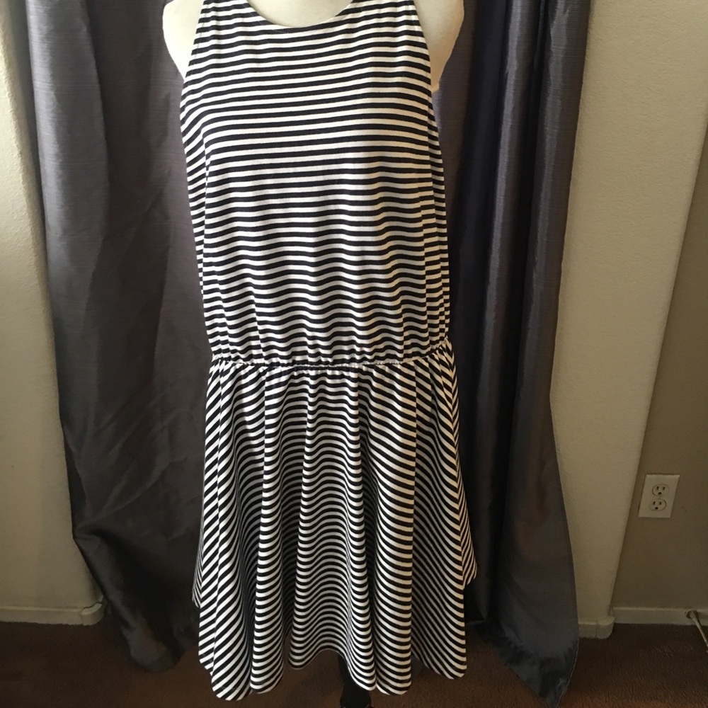 EUC Gap dress black and white striped dress