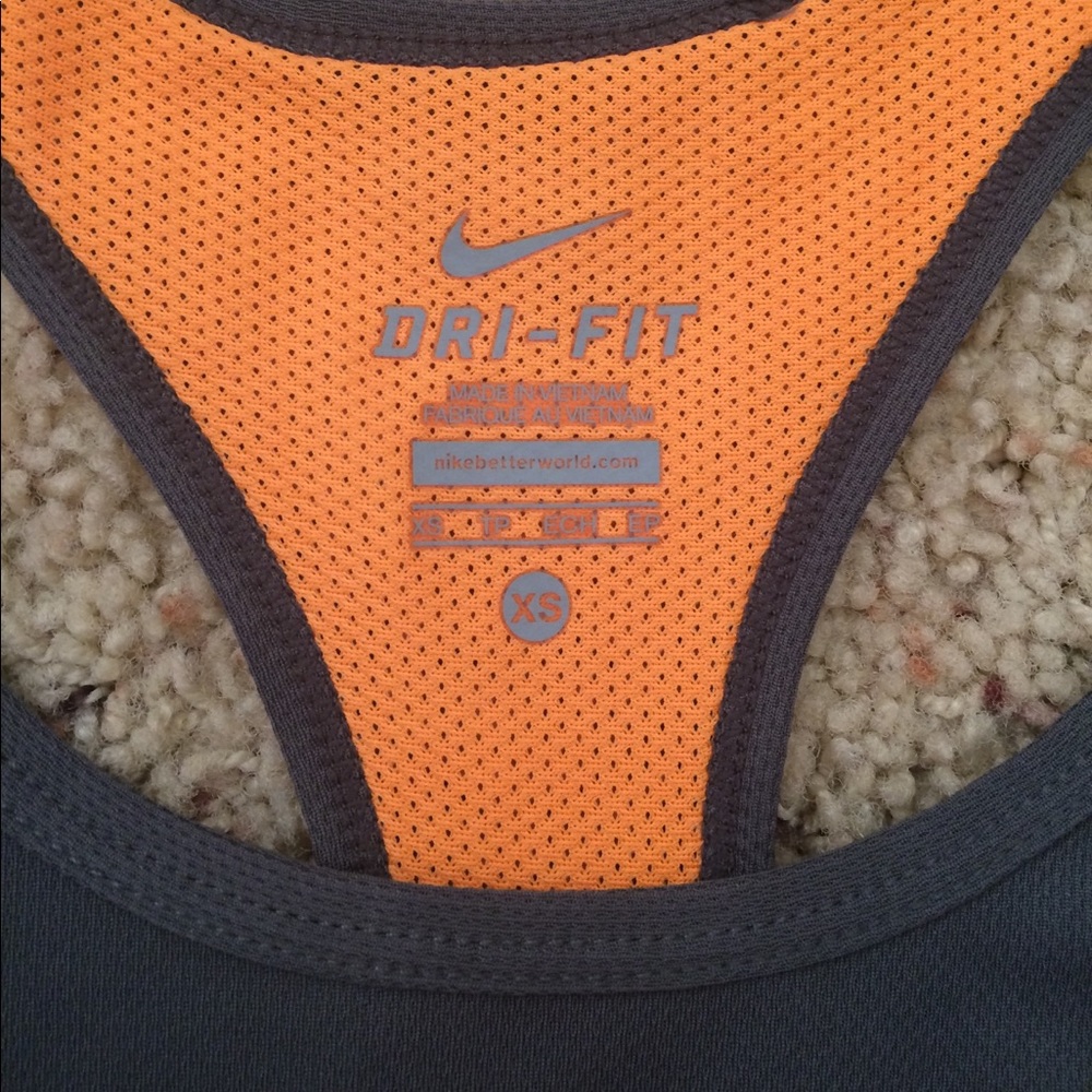 Nike workout tank - Picture 2 of 3