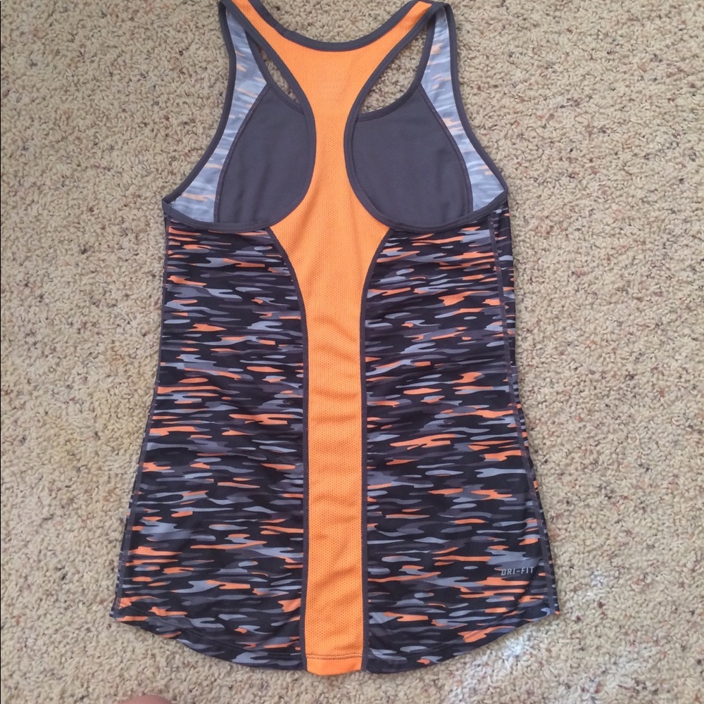 Nike workout tank - Picture 3 of 3