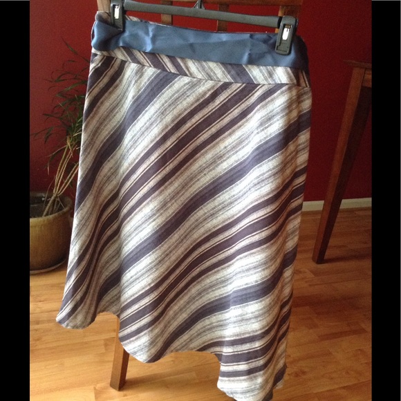 NWT Striped A-Line Skirt - Picture 2 of 3