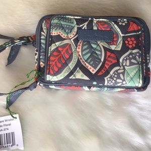 NWT Vera Bradley On the Square Wristlet