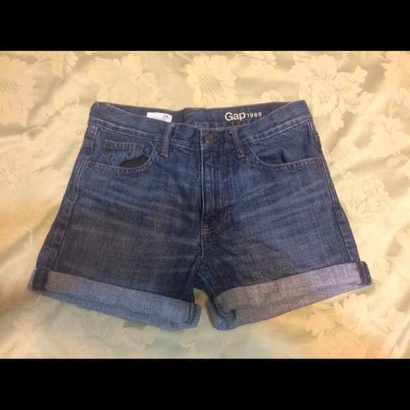 Gap Boyfriend Short - Picture 1 of 4