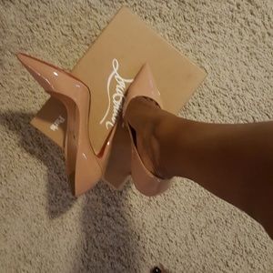 So Kate pumps (41.5); fits size 10; lightly used