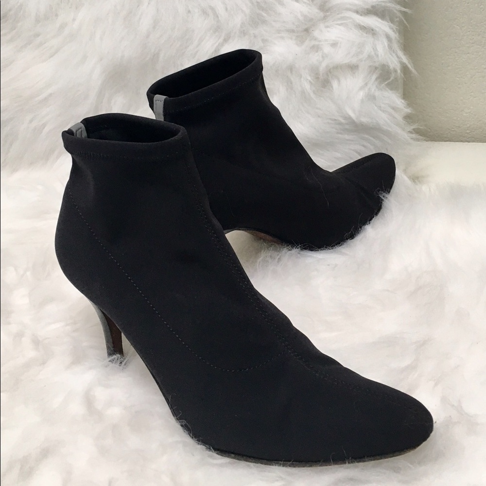 Donald J Pliner Size 8.0 Black Crepe Fabric Bootie