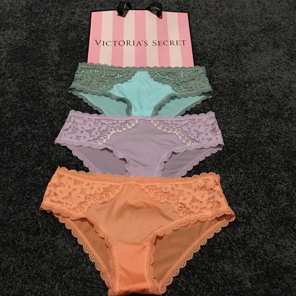 Body by Victoria's Secret 3 Lace Hip-huggers Small