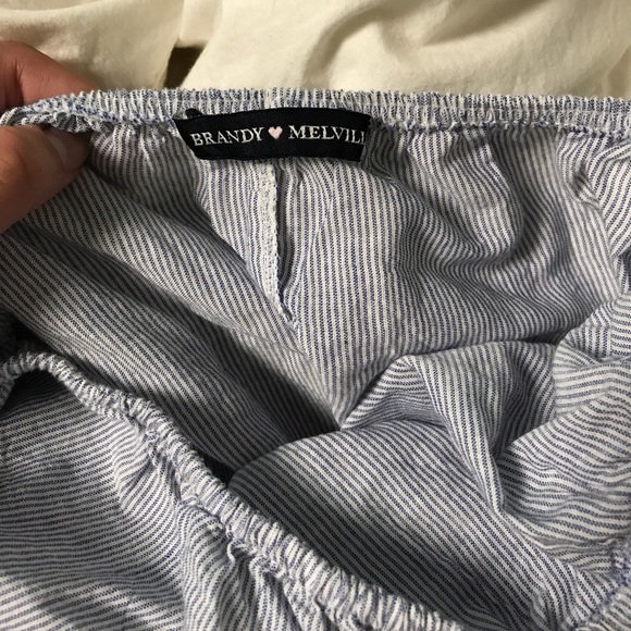 Brandy Melville Beccah Top - Picture 2 of 2