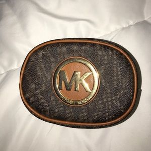 Michael kors camera clutch